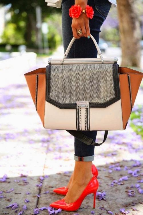 Как сочетать обувь. Как сочетать сумку и обувь: Образы на фото