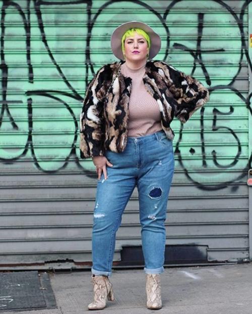 Мода осень-зима 2019 для полных. Модная одежда для полных осень-зима 2020-2021: принты