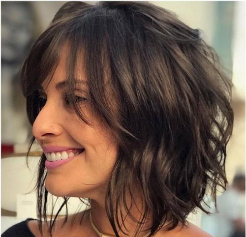 Стрижки на волнистые волосы 2019. Красивые стрижки на средние кудрявые волосы 2019-2020 – идеальная длина для непослушных кудряшек 20 Стрижки на волнистые волосы 2019. Красивые стрижки на средние кудрявые волосы 2019-2020 – идеальная длина для непослушных кудряшек 20