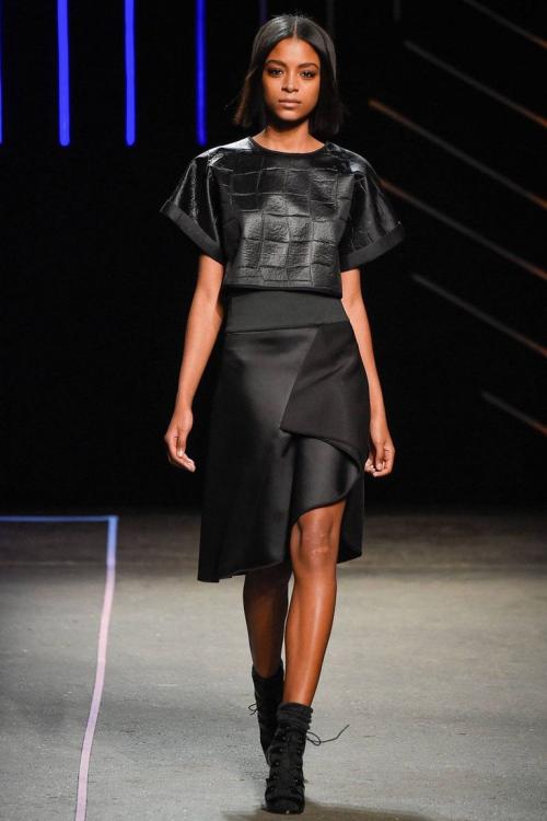 Короткая юбка с запахом. Виды юбок с запахом 01 Короткая юбка с запахом. Виды юбок с запахом 01