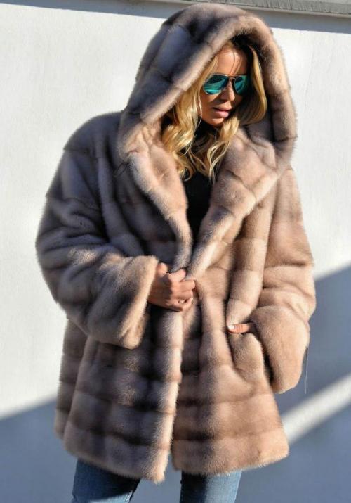 Шуба без рукавов с чем носить зимой. Модные фасоны и модели норковых шуб, с чем носить и обзор стильных луков