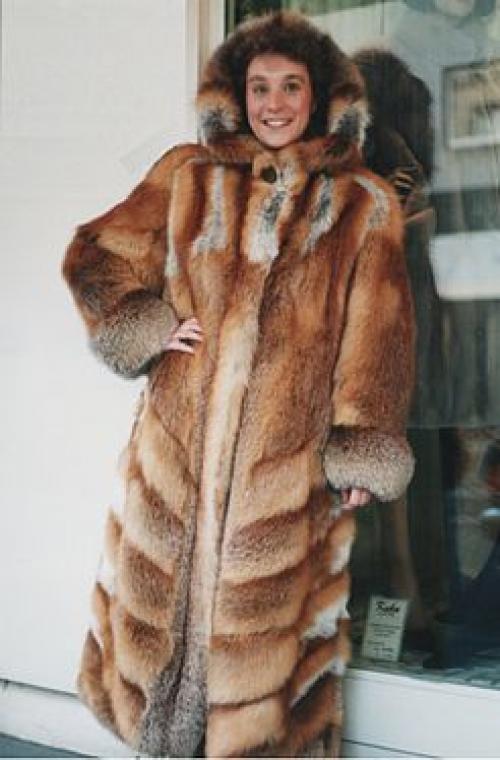 Шуба без рукавов с чем носить. Шуба без рукавов: модные модели, стильные образы 24