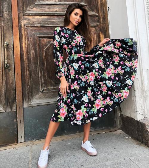 Кроссовки и платье осенью. Платье с кроссовками и кедами: как правильно носить осенью 2020 06 Кроссовки и платье осенью. Платье с кроссовками и кедами: как правильно носить осенью 2020 06