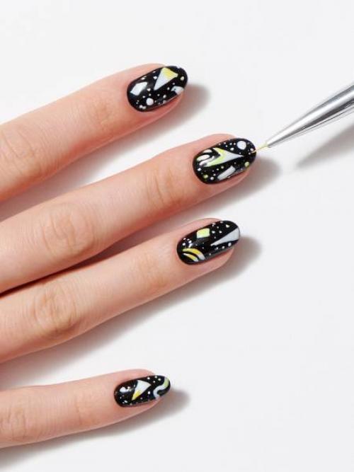 Космический маникюр. Ты просто космос: как изобразить на ногтях ночное небо?