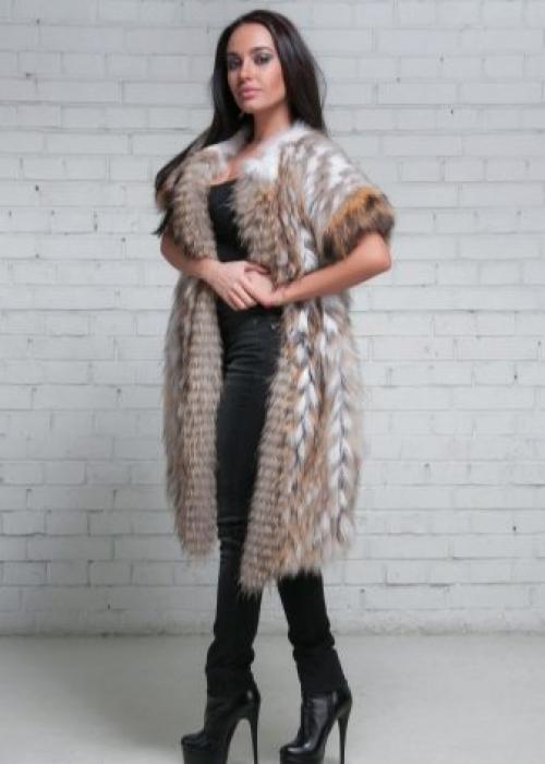 Шуба без рукавов с чем носить. Шуба без рукавов: модные модели, стильные образы 07