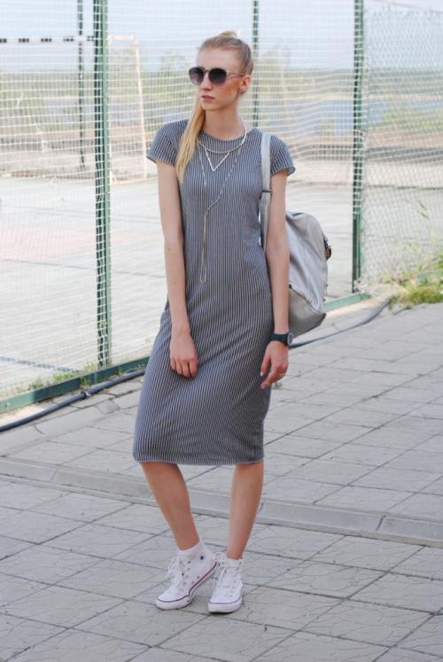 Кроссовки и платье, как сочетать весна. Спортивные