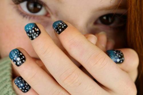 Космический маникюр. Ты просто космос: как изобразить на ногтях ночное небо?