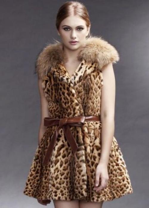 Шуба без рукавов с чем носить. Шуба без рукавов: модные модели, стильные образы 14