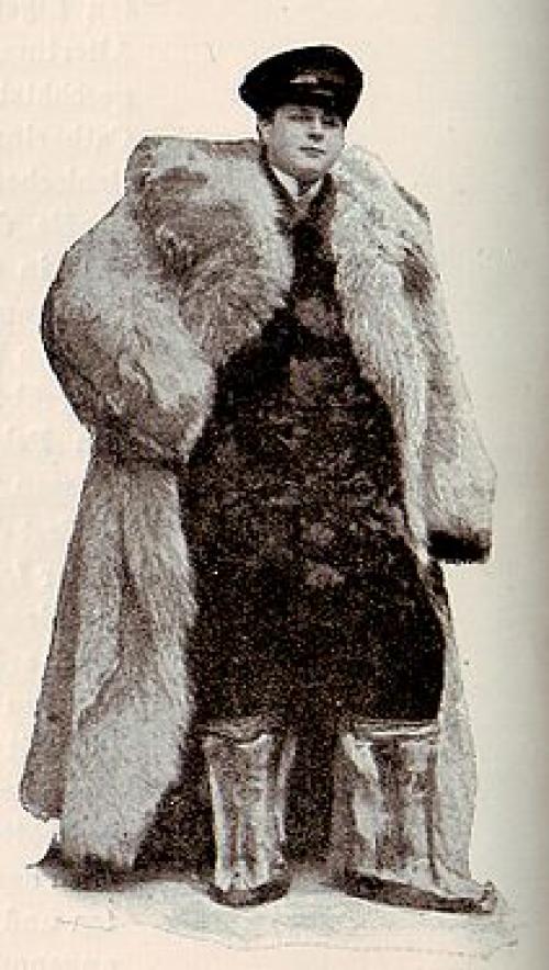 Шуба без рукавов с чем носить. Шуба без рукавов: модные модели, стильные образы 23