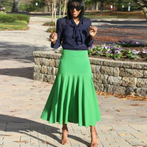 Комплект с зеленой юбкой. Зеленая юбка — с чем лучше носить и как под нее подобрать свой гардероб. 88 фото-идей