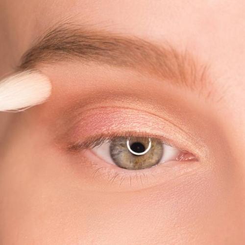 Сияющий макияж глаз. Макияж глаз для начинающих