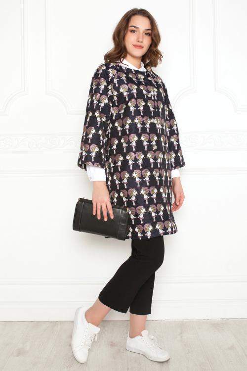 Короткое пальто с кроссовками. Какие модели пальто подходят