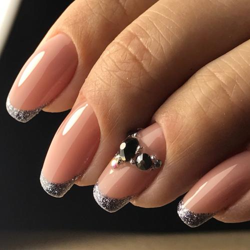 Французский маникюр маленький. Виды французского маникюра 19 Французский маникюр маленький. Виды французского маникюра 19