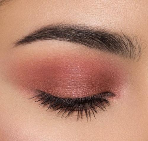 Сияющий макияж глаз. Макияж глаз для начинающих