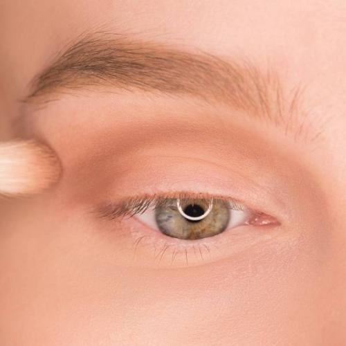 Сияющий макияж глаз. Макияж глаз для начинающих