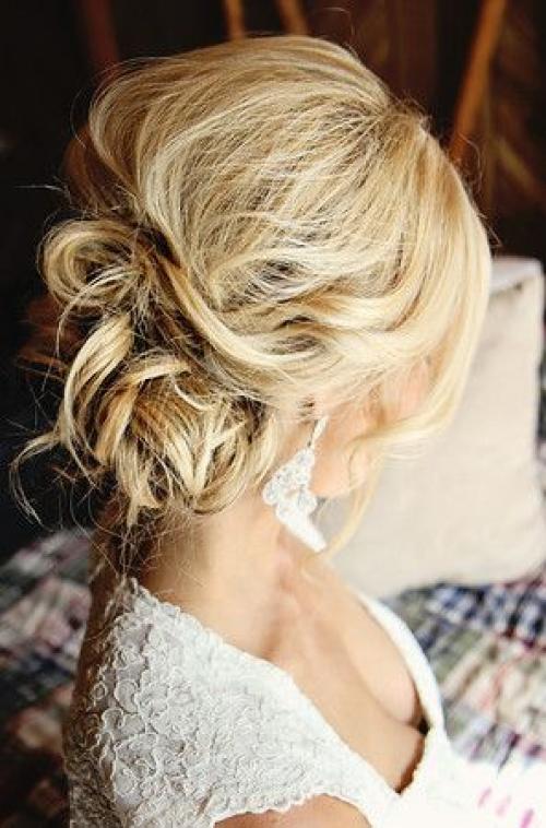 Как красиво заколоть волосы в пучок. Как сделать красивый пучок самостоятельно