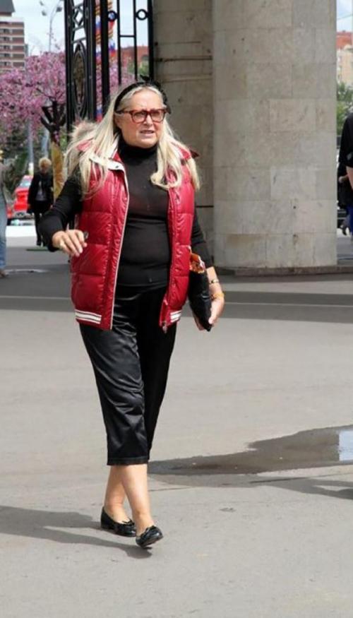 Самые дурацкие наряды. Самые нелепые и безвкусные наряды знаменитостей за вторую половину декабря 09 Самые дурацкие наряды. Самые нелепые и безвкусные наряды знаменитостей за вторую половину декабря 09