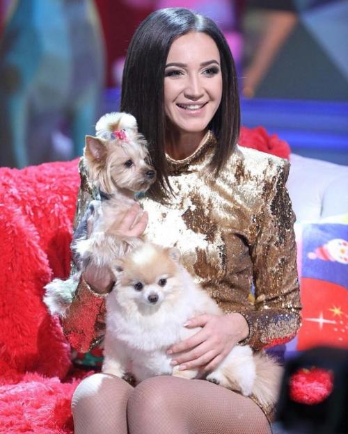 Нелепые наряды звезд 2020. Самые нелепые наряды звезд эстрады на «Голубых огоньках»