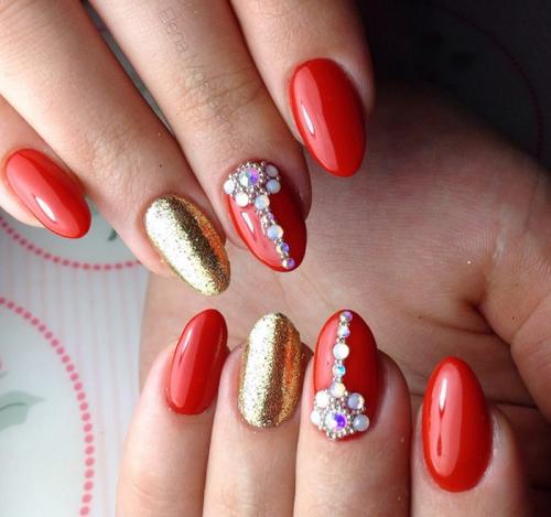 Красный маникюр с золотом. Красный маникюр с дизайном: фото