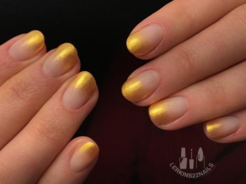 С какими аксессуарами лучше сочетать голубой, белый и синий маникюр. Идеи маникюра под синее платье