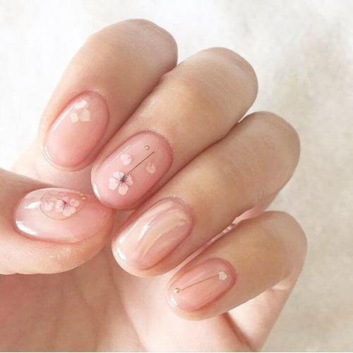 Маникюр с цветами 2022. Нежный маникюр с цветами: модные идеи 2022 05 Маникюр с цветами 2022. Нежный маникюр с цветами: модные идеи 2022 05