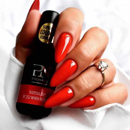 Маникюр с цветами 2022. Нежный маникюр с цветами: модные идеи 2022 12 Маникюр с цветами 2022. Нежный маникюр с цветами: модные идеи 2022 12