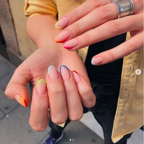 Можно ли комбинировать синий френч на белой базе с другими узорами. Сочетание синего френча с другими цветами и декором