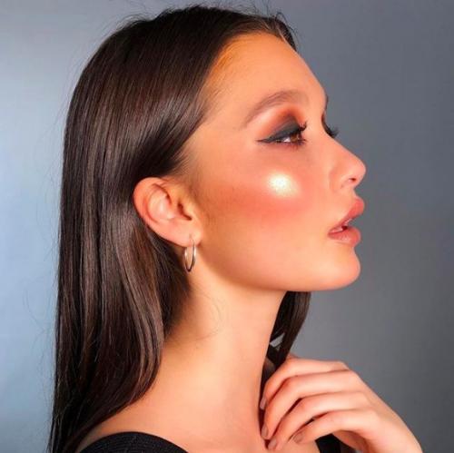 Как использовать хайлайтер для создания эффекта подтянутости круглого лица. Хайлайтер: подробное бьюти-досье