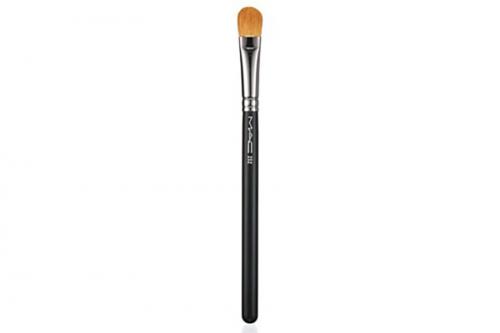 Каким способом лучше всего наносить и растушевывать скульптор для естественного эффекта. Шаг .  Высветление