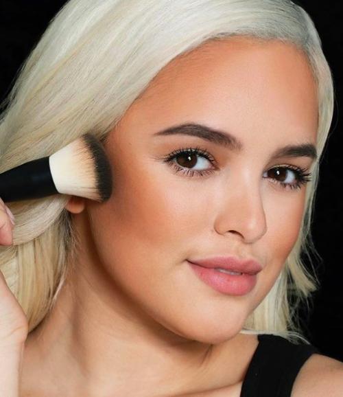 Существуют ли специальные техники использования скульптора для коррекции формы круглого лица. Сухой или кремовый? Выбираем средства для контуринга лица