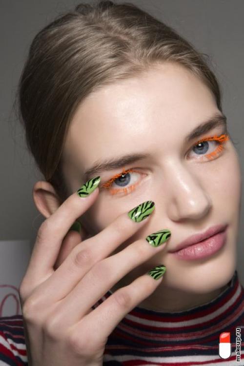 Как рисовать лаком на ногтях. Рисунки на ногтях: новинки-2022