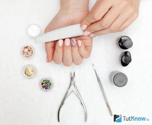 Переводная фольга для ногтей: как пользоваться? Пошаговая инструкция 02 Переводная фольга для ногтей: как пользоваться? Пошаговая инструкция 02