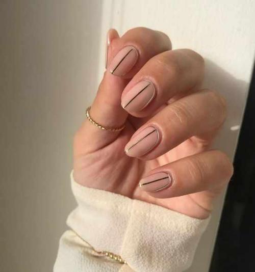 Черный маникюр с серебряными полосками. Маникюр с полосками 2022: 100 фото, модный дизайн