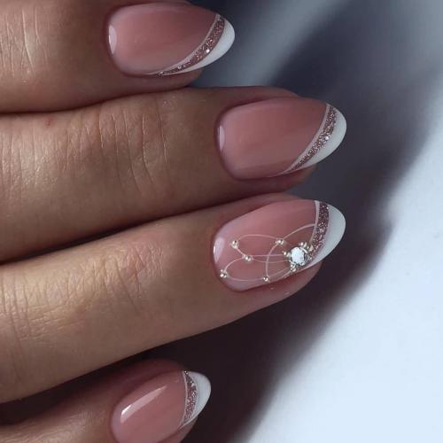 Черный френч с блестками. Французский маникюр с блестками: где расположить декор