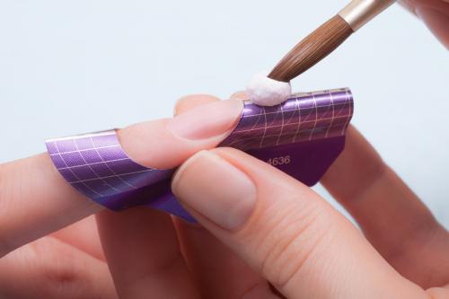 Как нарастить ногти гель-лаком без форм. Наращивание ногтей без форм: стоит ли использовать данный метод?