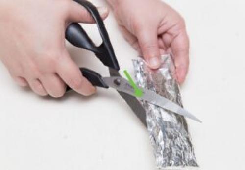 3 способа использовать фольгу. Способы применения фольги в быту, о которых вы точно не знали!