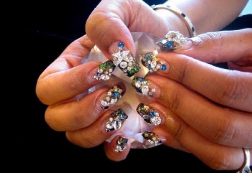 Как красиво выложить стразы на ногтях. Рекомендации специалистов по дизайну ногтей со стразами