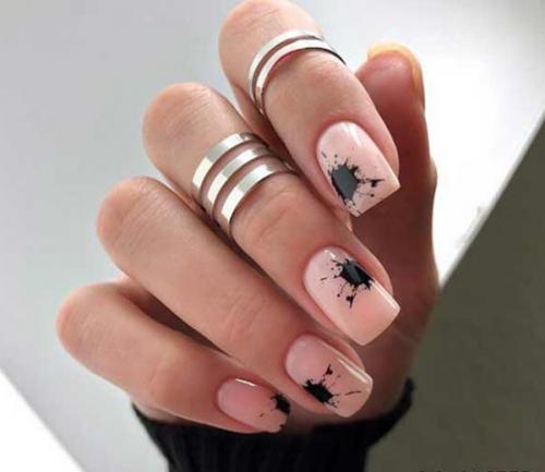 Бежевый маникюр с черными розами. Бежевый маникюр: мода на nud 01 Бежевый маникюр с черными розами. Бежевый маникюр: мода на nud 01