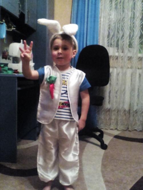 Ушки зайчика для мальчика. Костюм зайчика своими руками — простые и оригинальные варианты пошива и главное, что можно использовать, чтобы сделать костюм смотрите в обзоре с фото!