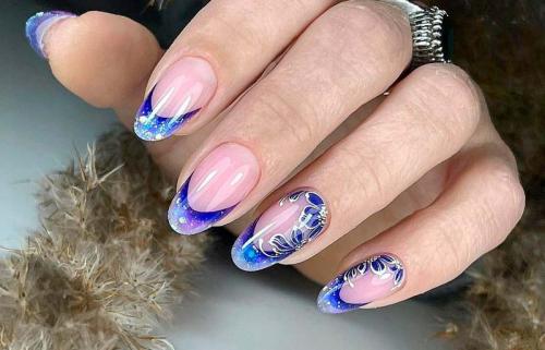 Матовый френч с рисунком. Френч с полосками, геометрией, паутинкой