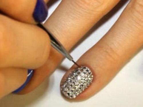 Можно ли приклеить стразы на ногти суперклеем. Клей для крепления на ногти страз