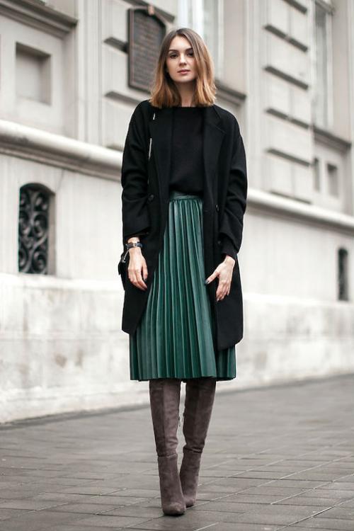 С чем носить длинную зеленую юбку. С чем сочетать зеленую юбку.