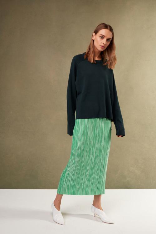 Юбка изумрудная с чем носить. С чем носить зеленую юбку разных фасонов