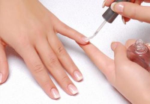 Можно ли топом для гель-лаков покрыть нарощенные ногти. Технология нанесения гель лака на нарощенные ногти