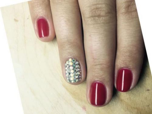 Как снимать шеллак со стразами. Дизайн со стразами, как снять и закрепить