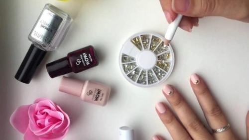 Как снимать шеллак со стразами. Дизайн со стразами, как снять и закрепить 04 Как снимать шеллак со стразами. Дизайн со стразами, как снять и закрепить 04