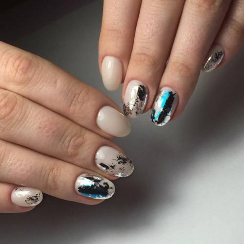 Какие типы фольги лучше всего подходят для ногтевого дизайна. Маникюр с фольгой: фото новинки и модные тенденции 2025 красивого дизайна золотой и серебряной фольгой коротких ногтей