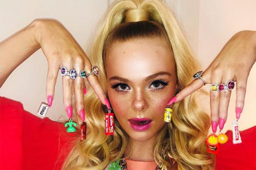 Звездное небо ногти. Создаем звездное небо на ногтях 05