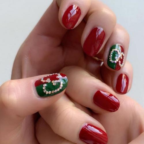 Звездное небо ногти. Создаем звездное небо на ногтях 15