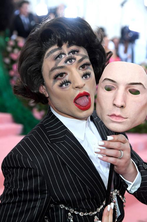 Звездное небо ногти. Создаем звездное небо на ногтях 14